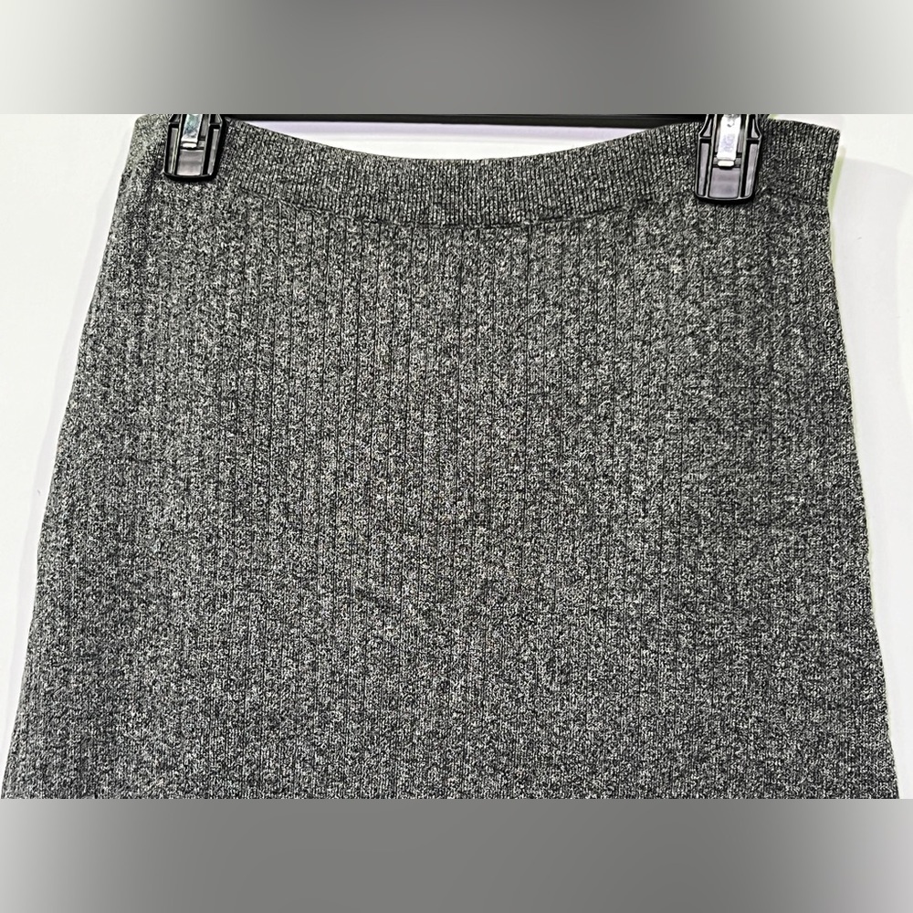 FREE PEOPLE Gray ribbed midi knit  skirt‎ size L. - Picture 4 of 10